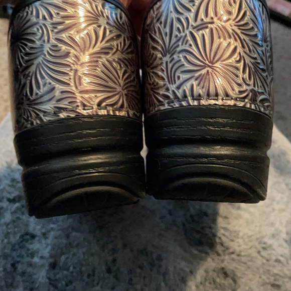 Silver metallic Danskos size 42(women’s 11.5) - Picture 4 of 7
